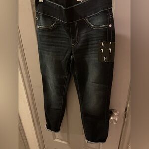 Simply Vera Vera Wang Dark Denim Jegging Capri Mid Rise Jeans. Size 2. NWT